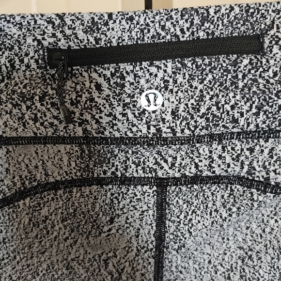 Lululemon leggings - Picture 5 of 7